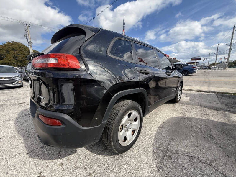 2016 Jeep Cherokee Sport Altitude