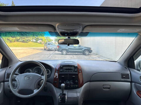 2004 Toyota Sienna XLE 7 Passenger