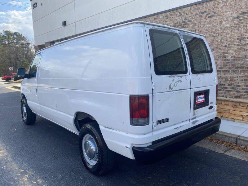 2005 Ford E-Series E-250