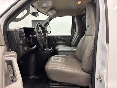 2023 Chevrolet Express 3500