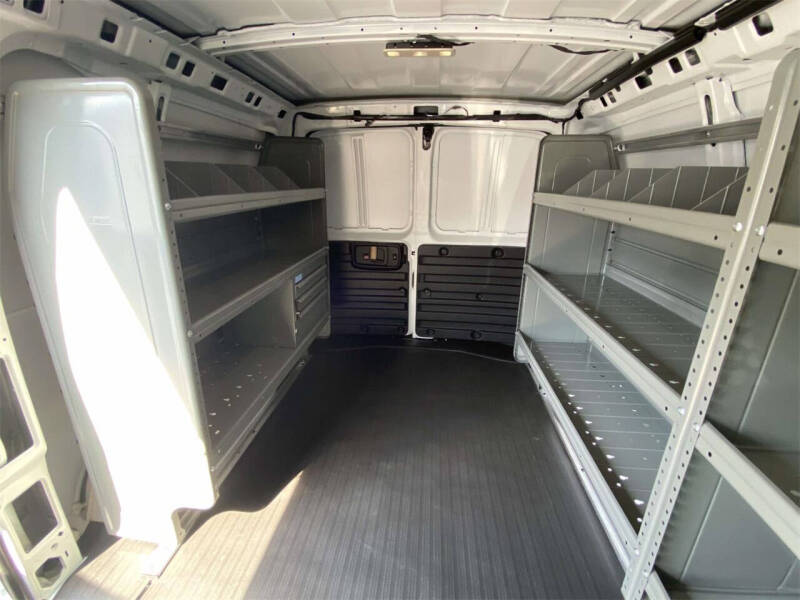 2025 Chevrolet Express 2500