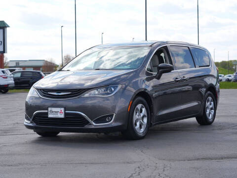 2017 Chrysler Pacifica Hybrid Touring Plus