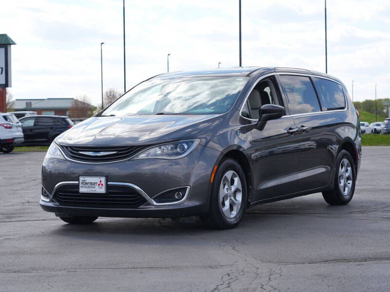 2017 Chrysler Pacifica Hybrid Touring Plus