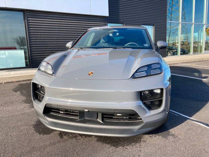 2025 Porsche Macan 4S Electric