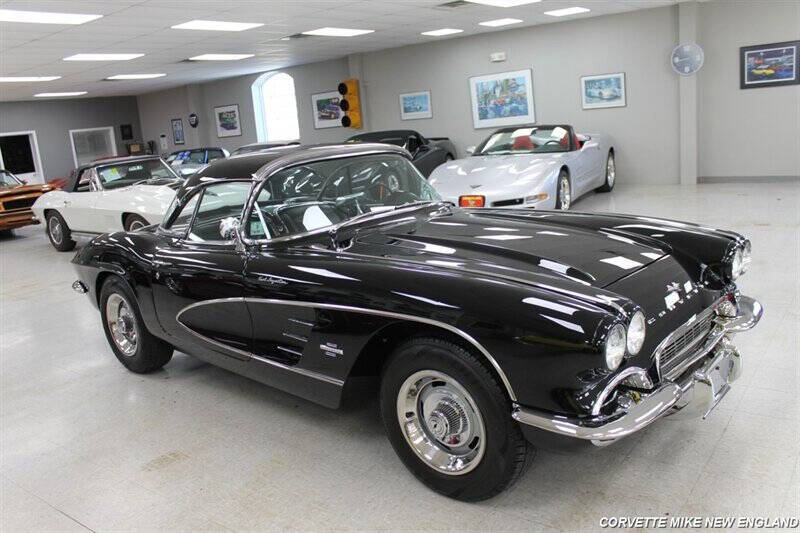 1961 Chevrolet Corvette 25