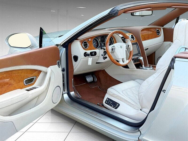 2013 Bentley Continental 32