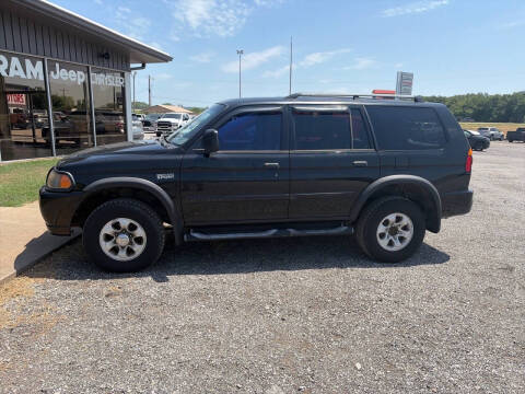 2002 Mitsubishi Montero Sport ES