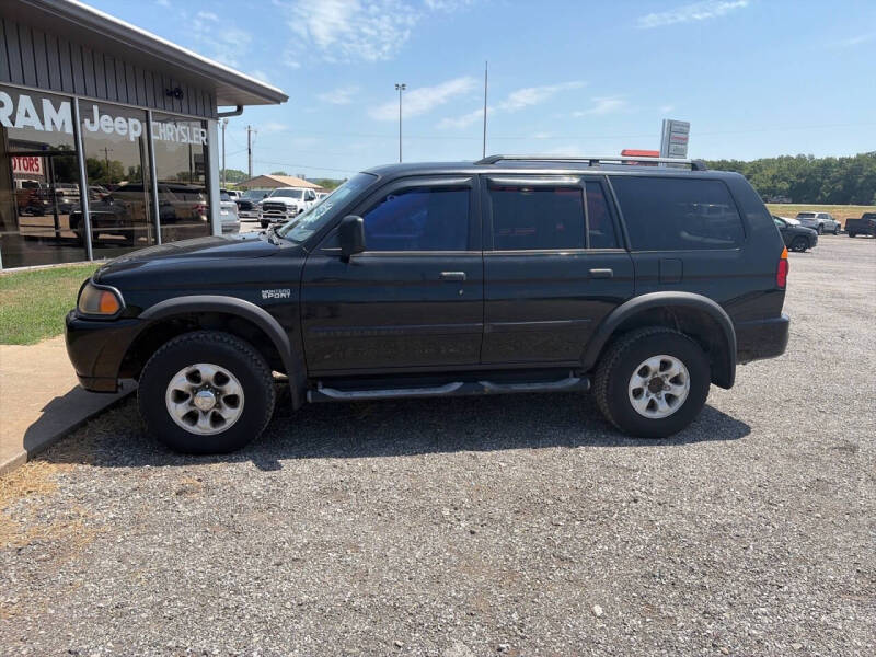 2002 Mitsubishi Montero Sport ES