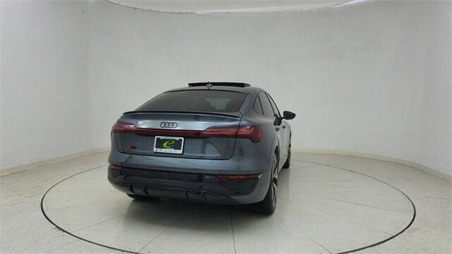 2024 Audi Q8 Sportback e-tron quattro Prestige S line