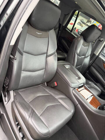 2019 Cadillac Escalade Luxury