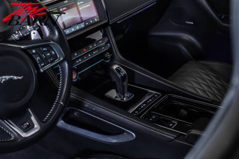 2020 Jaguar F-PACE SVR