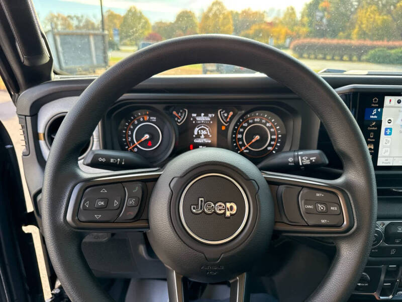 2026 Jeep Gladiator Sport