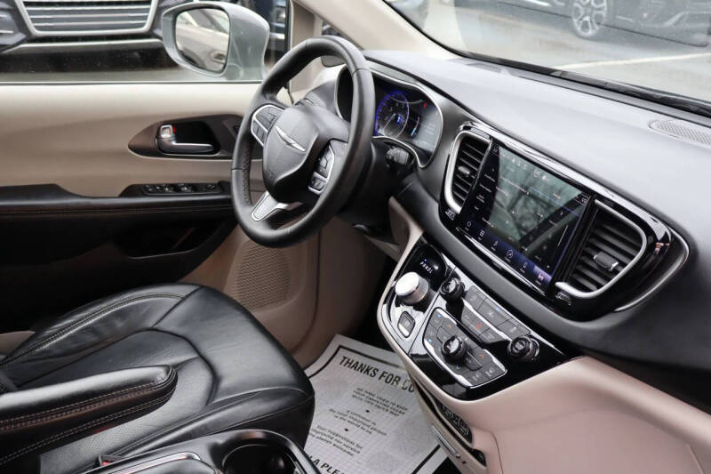 2022 Chrysler Pacifica Touring L