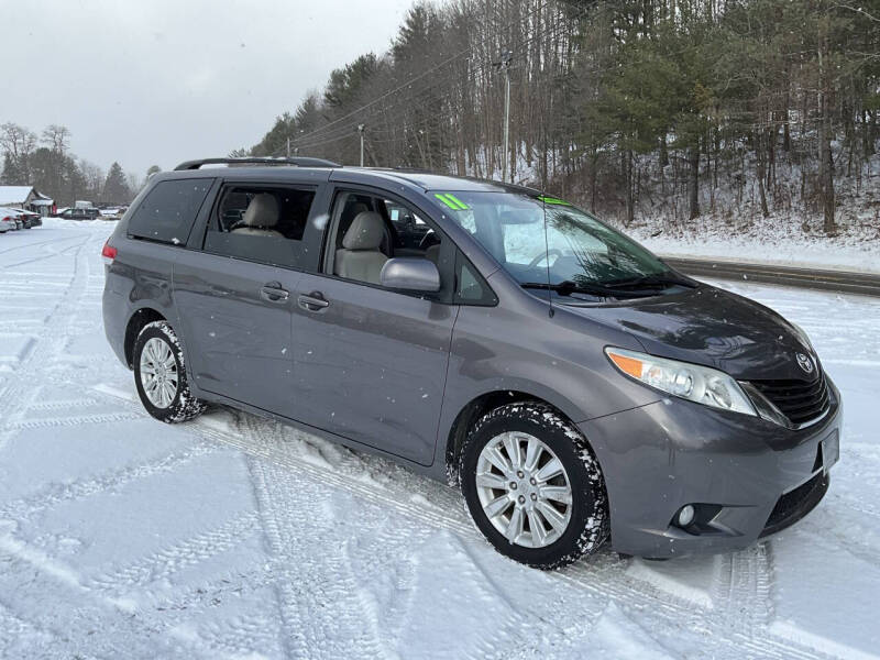 2011 Toyota Sienna LE 7-Passenger