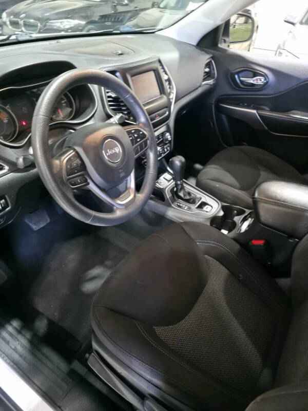 2019 Jeep Cherokee Latitude