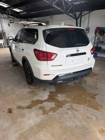2019 Nissan Pathfinder SL