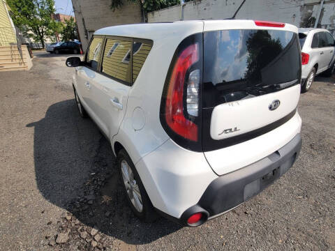 2015 Kia Soul +