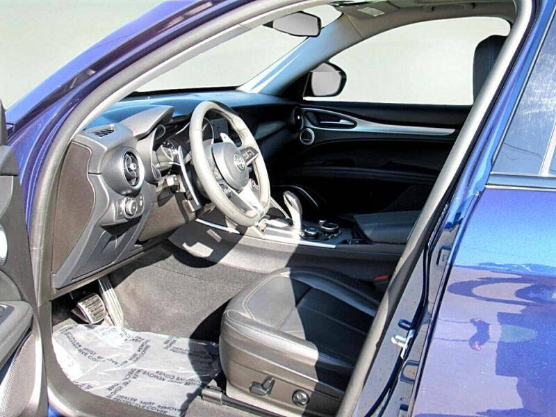 2018 Alfa Romeo Stelvio Sport