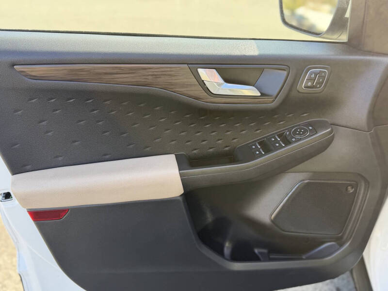 2020 Ford Escape Titanium