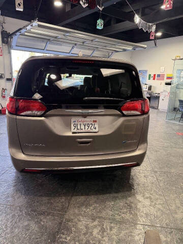 2018 Chrysler Pacifica Hybrid Touring Plus