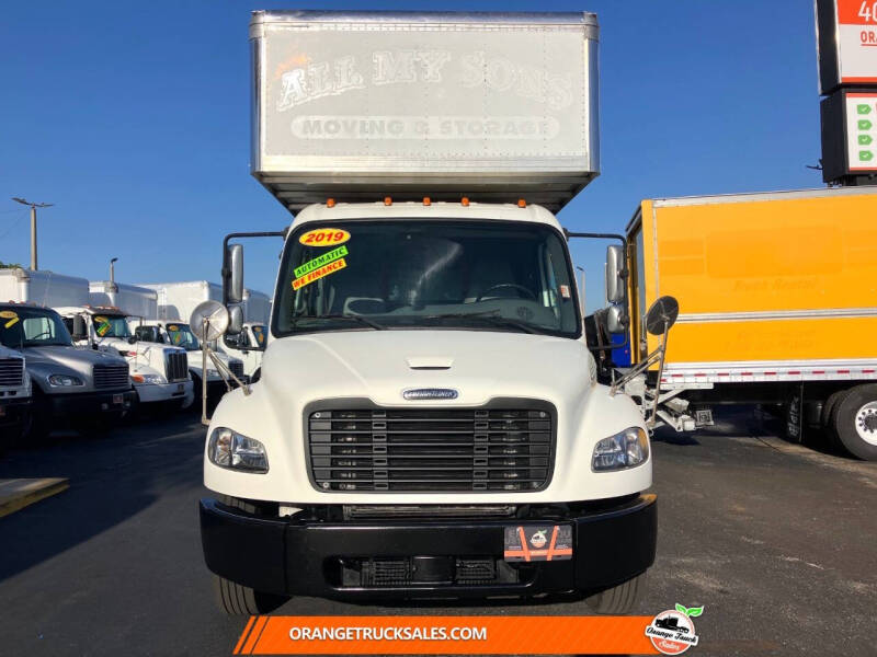 2019 Freightliner M2 106
