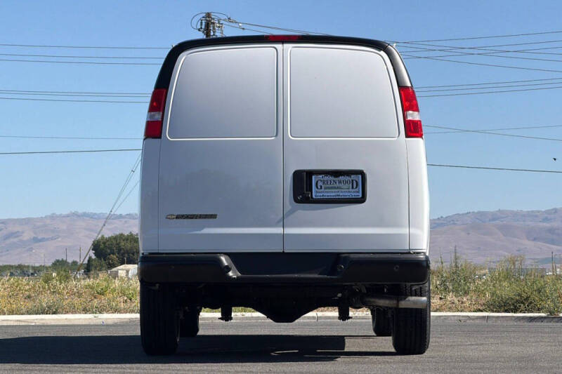 2026 Chevrolet Express 2500