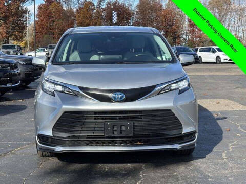 2021 Toyota Sienna LE 8-Passenger