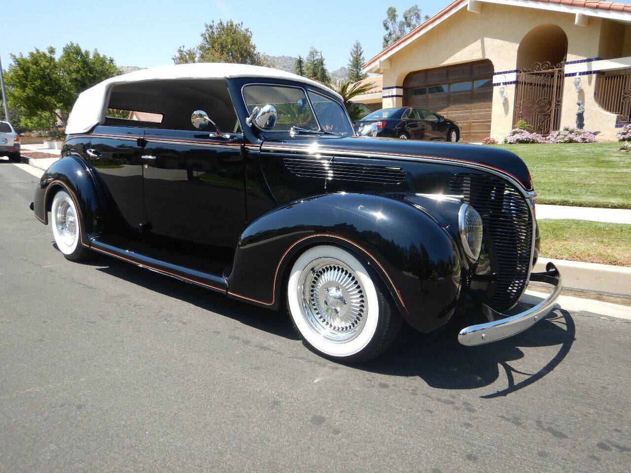 1938 Ford Cabriolet 30