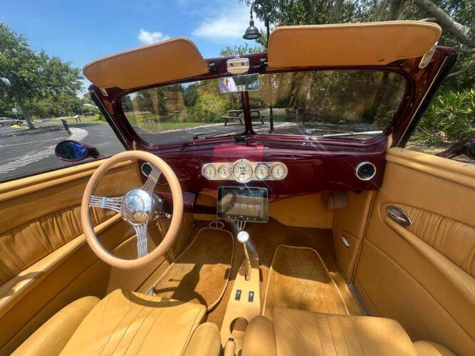1937 Ford Cabriolet