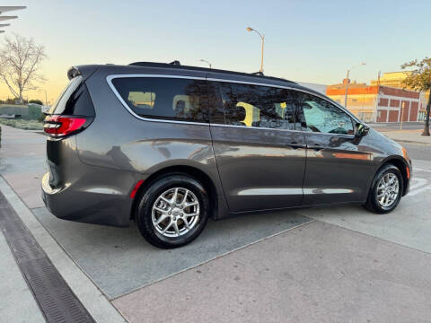 2022 Chrysler Pacifica Touring
