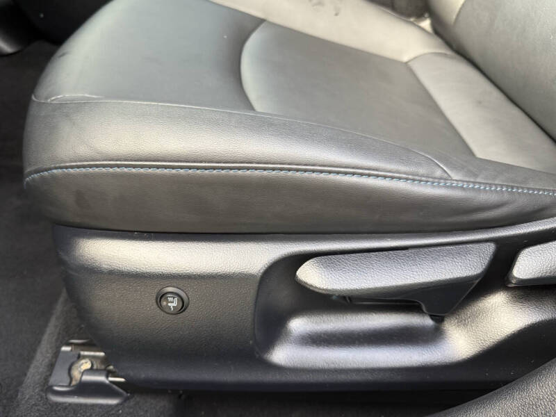 2016 Toyota Prius Three Touring