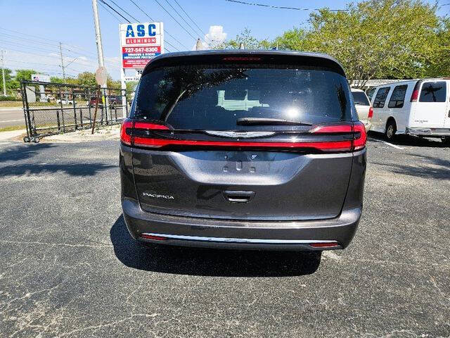 2022 Chrysler Pacifica Touring L