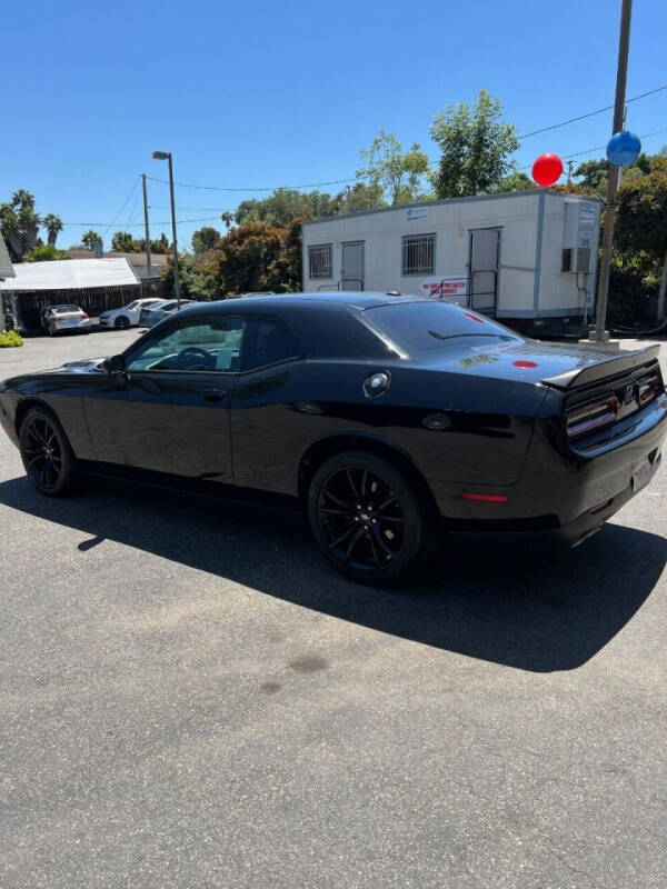 2017 Dodge Challenger SXT