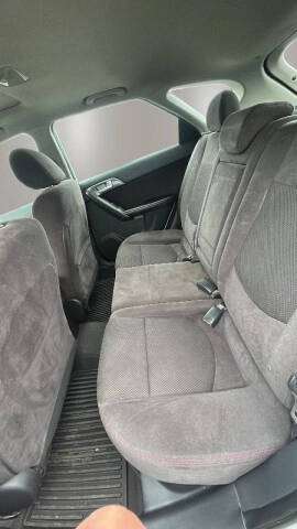 2011 Kia Forte5 SX
