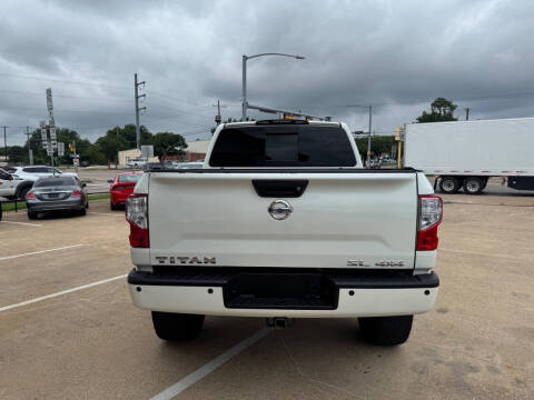 2017 Nissan Titan SL