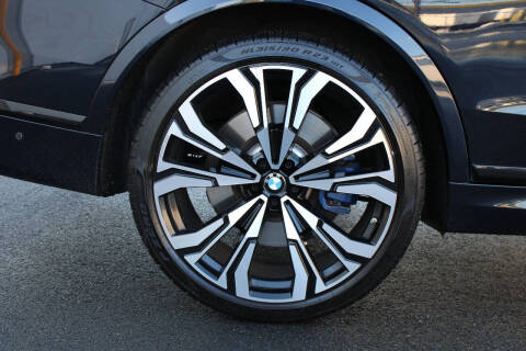 2023 BMW X7 M60i