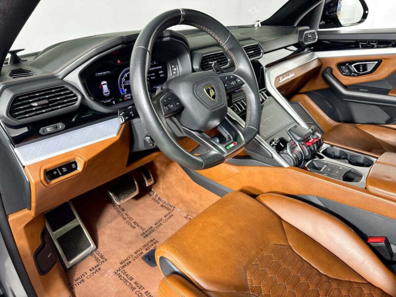 2020 Lamborghini Urus