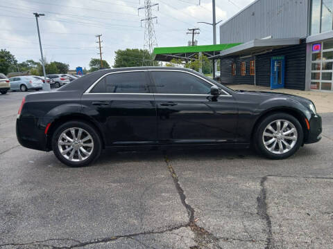 2017 Chrysler 300 Limited