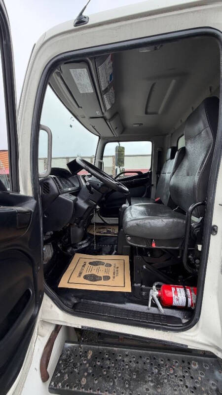 2013 Hino 268