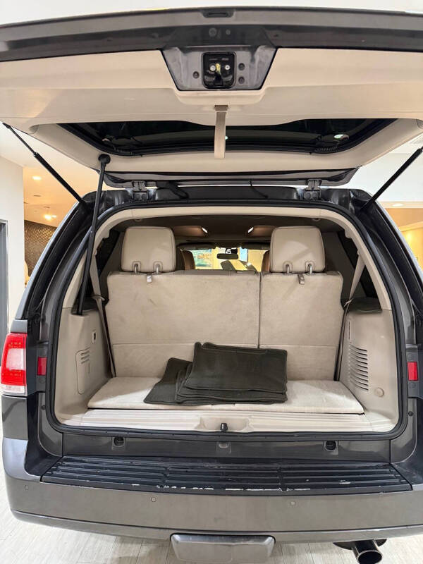 2017 Lincoln Navigator Select