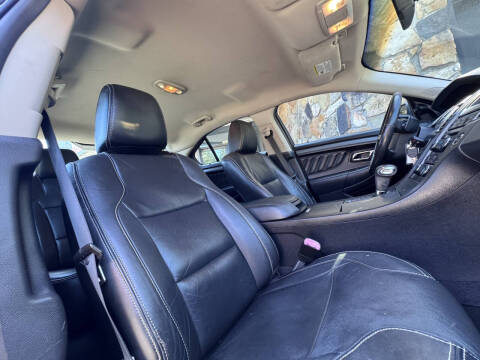 2011 Ford Taurus SEL