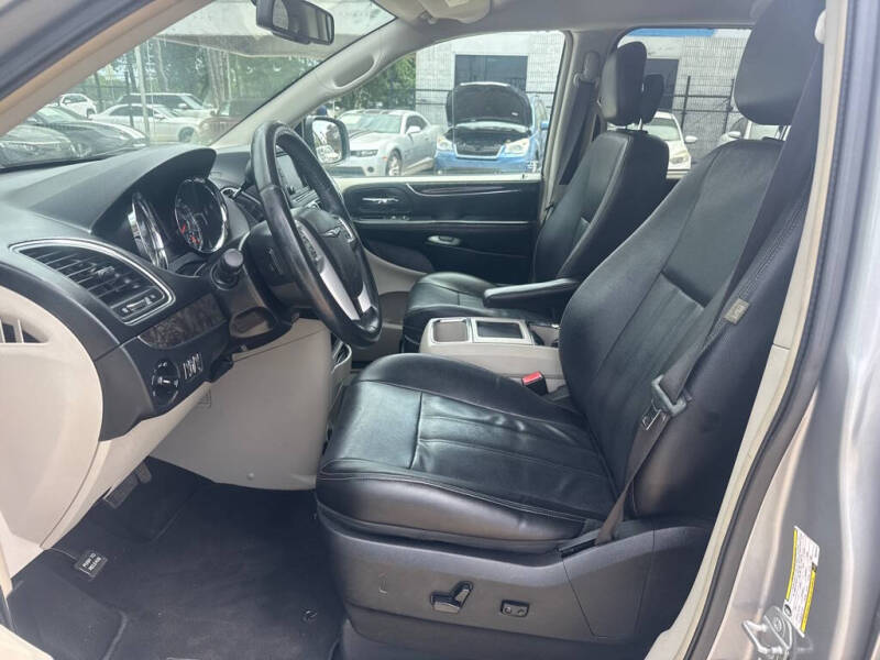 2015 Chrysler Town and Country Touring