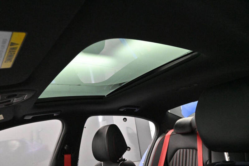 2023 Genesis G70