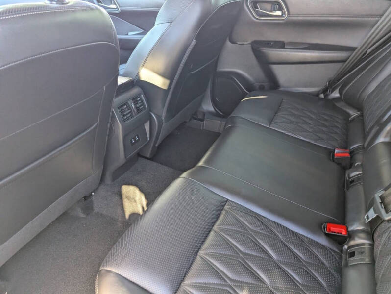 2025 Nissan Rogue Platinum