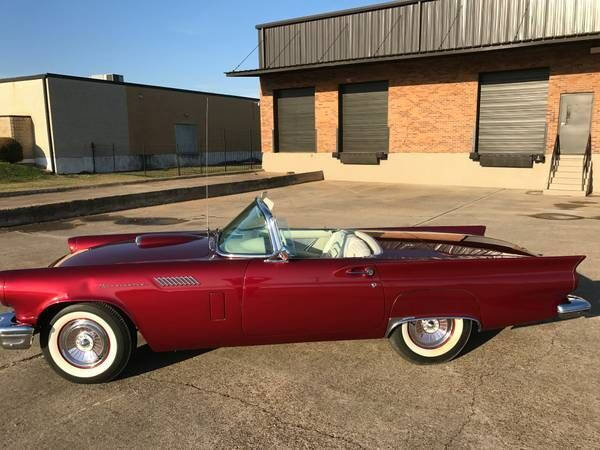 1957 Ford Thunderbird
