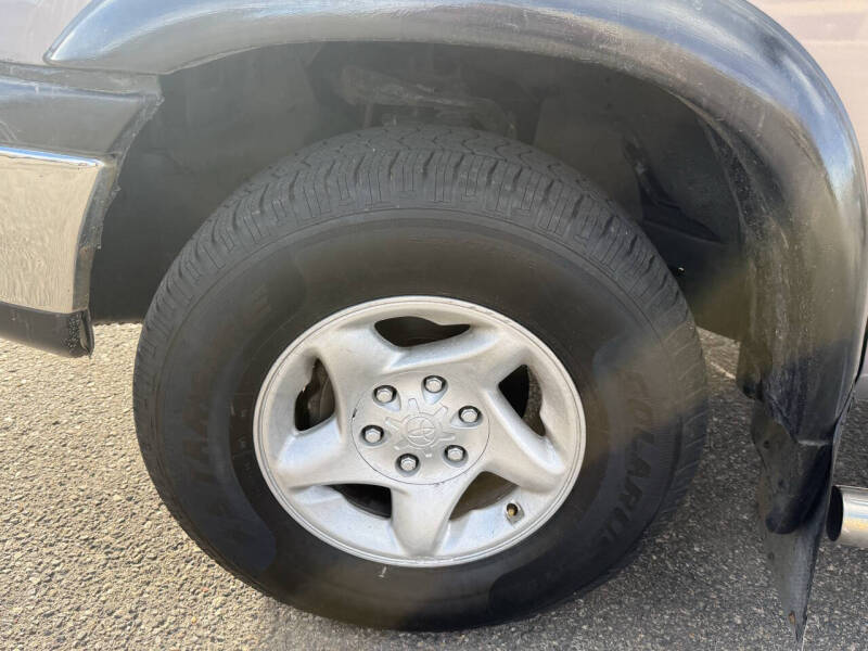 2002 Toyota Tundra SR5 V8