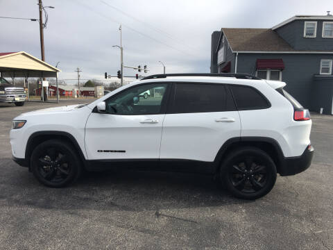 2019 Jeep Cherokee for sale at Village Motors in Sullivan MO