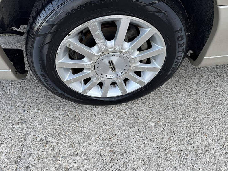 2007 Lincoln Town Car Signature