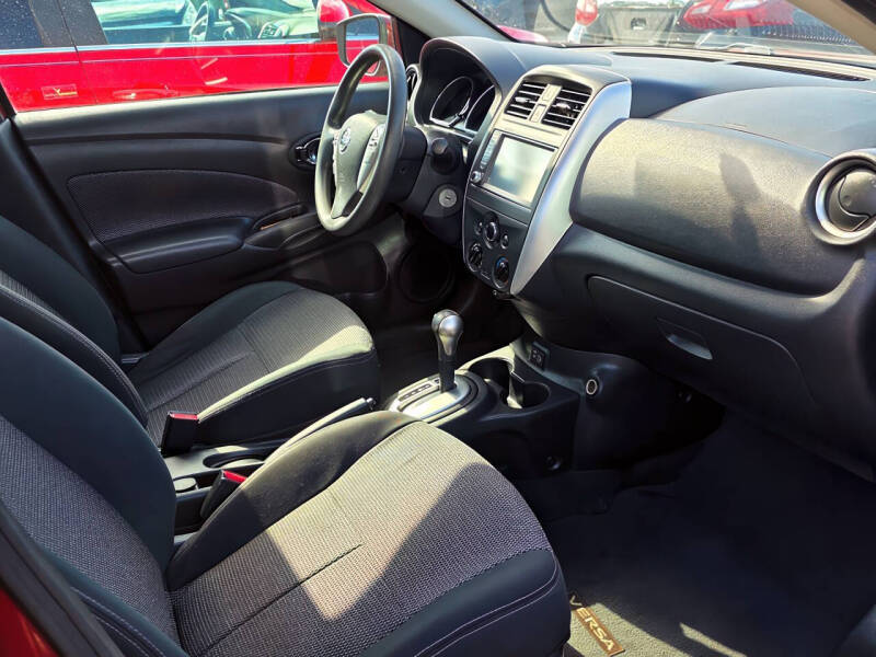 2019 Nissan Versa