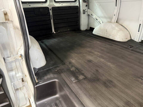 2017 GMC Savana 2500